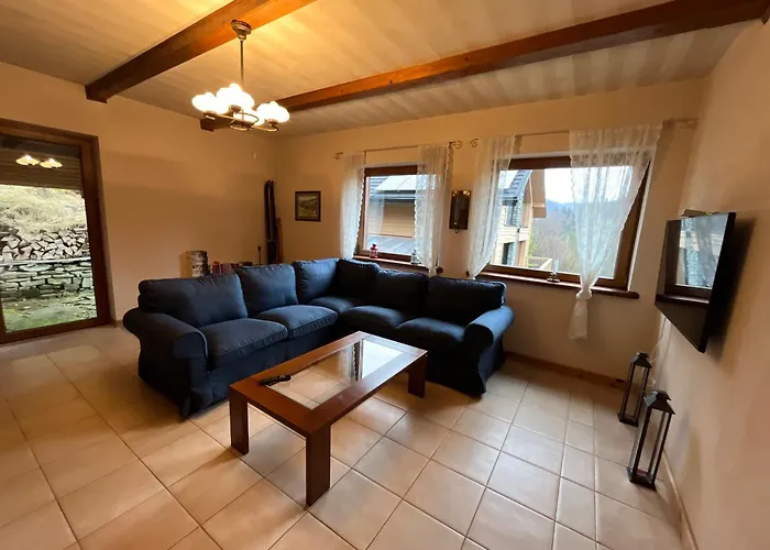 Malinowy W Szczyrku シャレー シュチルク